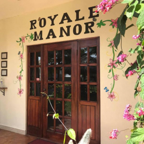 Гостиница Royale Manor  Корозал